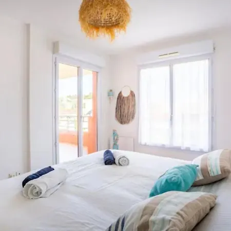 Appartement T2- Terrasse- Vue Degagee -centre Ville-tout A Pieds- L Imperial